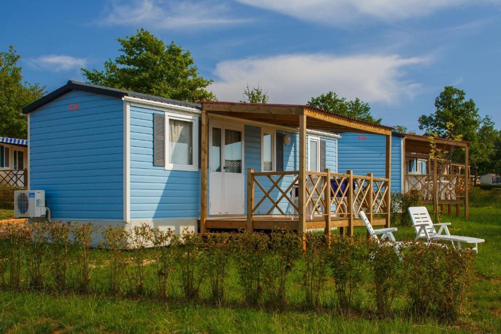 Classic Mobile Home,38657323:JPEG